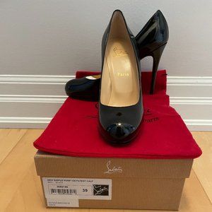 NEW CHRISTIAN LOUBOUTIN PUMP - Size 39 (9)